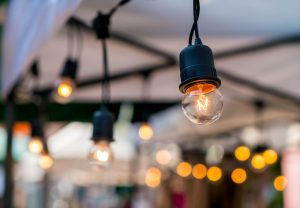 Od łuku elektrycznego do LED – Historia rozwoju źródeł światła